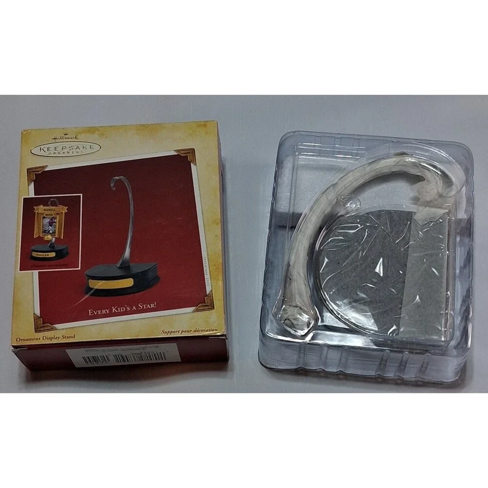 HALLMARK Keepsake Every Kid’s a Star Ornament Display‎ Stand New in box